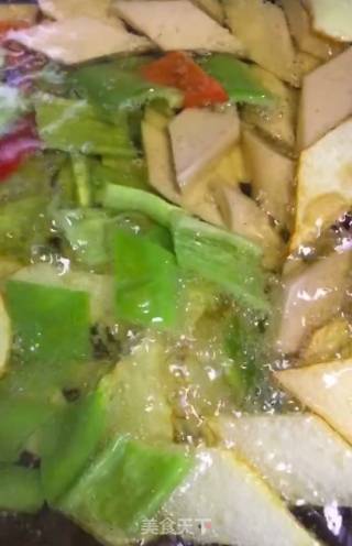 怎样做土豆炒火腿的做法步骤：5