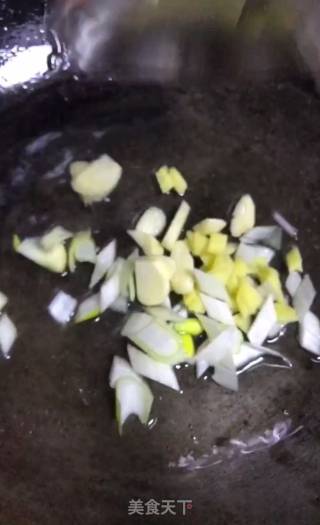 怎样做土豆炒火腿的做法步骤：7