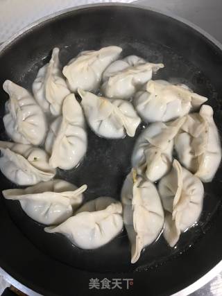 荠菜煎饺的做法步骤：5