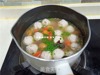 板栗萝卜肉丸汤的做法步骤：9
