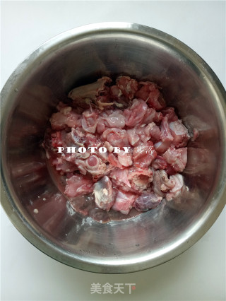 爆炒兔肉的做法步骤：1