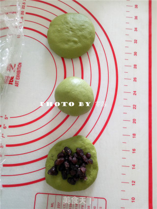 菠菜蜜豆包的做法步骤：5