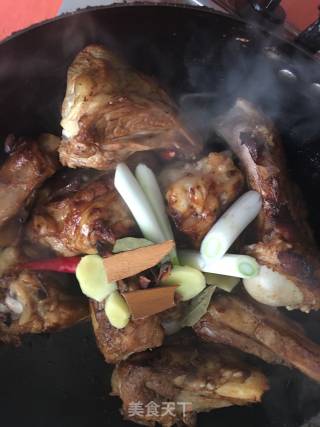 家常炖大骨头的做法步骤：5