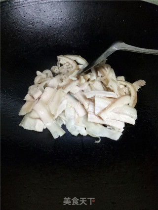 如何炒出好吃的四川回锅肉？的做法步骤：6