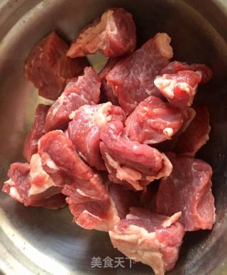 冬日暖阳之  灵芝水煮土豆牛肉的做法步骤：1