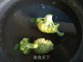西兰花南瓜泥的做法步骤：4