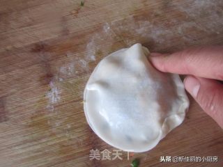 【韭菜盒子（饺子皮版）】的做法步骤：11