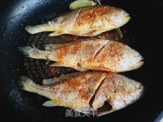 香煎小黄鱼的做法步骤：4