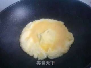 鸡蛋如何去腥：芹菜叶鸡蛋汤的做法步骤：3