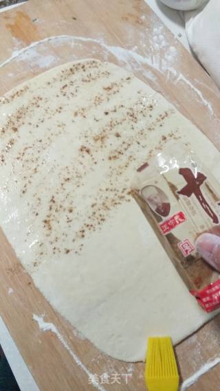 葱花饼的做法步骤：2