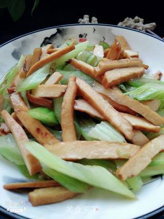 香干炒芹菜的做法步骤：12