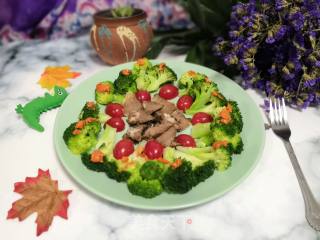 西兰花牛肉拼盘的做法步骤：1