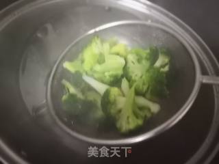 西兰花牛肉拼盘的做法步骤：4