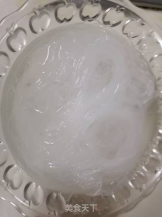 粉丝炒圆白菜的做法步骤：1