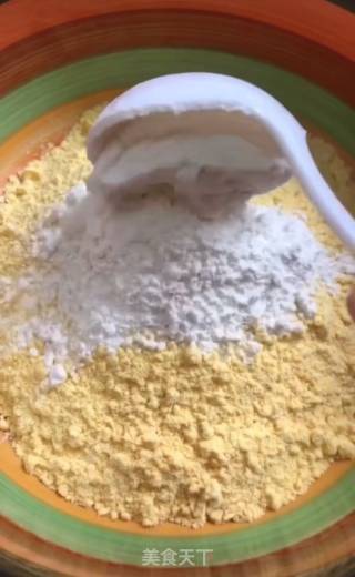 奶香玉米面发糕的做法步骤：1