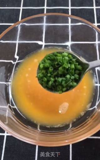 香葱苏打饼干的做法步骤：2