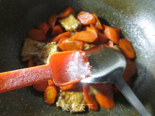 胡萝卜烧大排的做法步骤：9