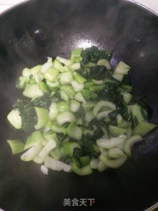 如何炒出清脆爽口的青菜的做法步骤：6
