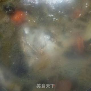 酸菜鱼头锅的做法步骤：10