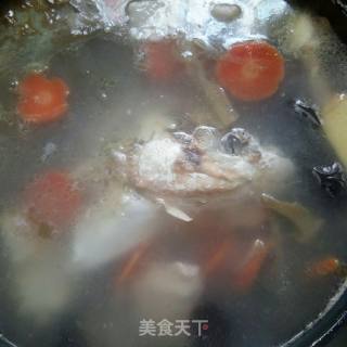酸菜鱼头锅的做法步骤：11
