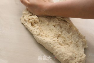 怎么手揉面团做牛奶小面包？的做法步骤：3