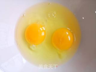 培根牛油果滑蛋的做法步骤：1