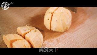 拔丝地瓜的做法步骤：1