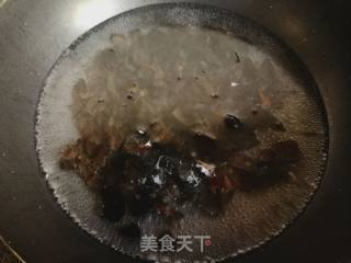 胡萝卜炒木耳的做法步骤：5