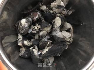 乌鸡汤的做法步骤：1