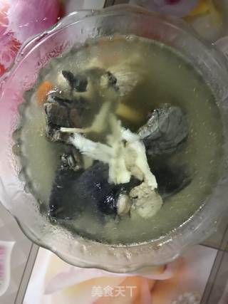 乌鸡汤的做法步骤：4