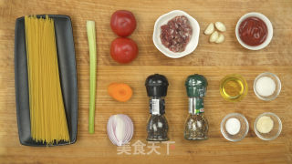 肉酱意大利面的做法步骤：1