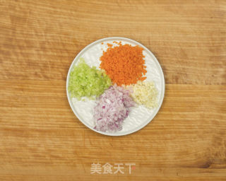 肉酱意大利面的做法步骤：2