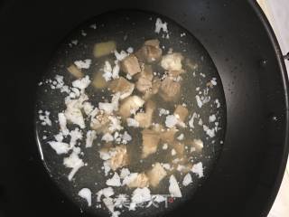 牛肉粉丝汤的做法步骤：1
