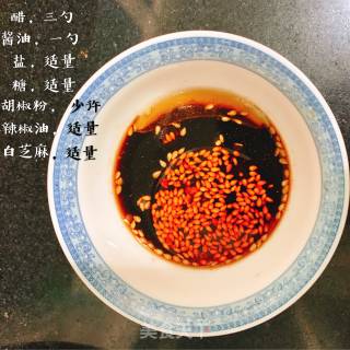 海蜇头拌皮蛋的做法步骤：2
