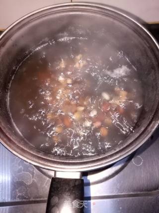 红豆薏米茯苓汤的做法步骤：3