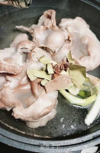 酱护心肉的做法步骤：1