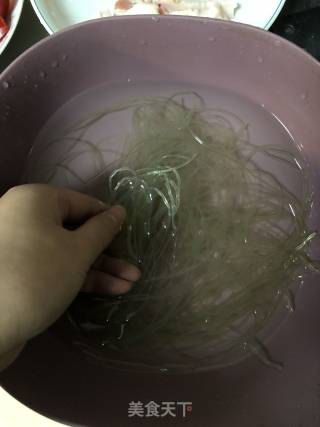 豆芽炒粉丝的做法步骤：1