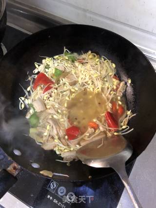 豆芽炒粉丝的做法步骤：6
