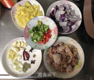 鸡肉土豆煲的做法步骤：1