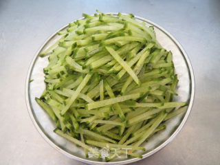 牛肉丸萝卜丝汤的做法步骤：4