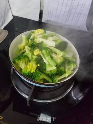 蚝油西蓝花的做法步骤：3
