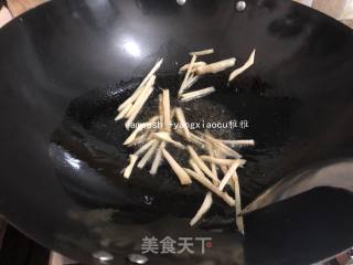 子姜酸菜爆炒猪肠的做法步骤：4