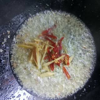 啤酒炝锅鱼的做法步骤：5