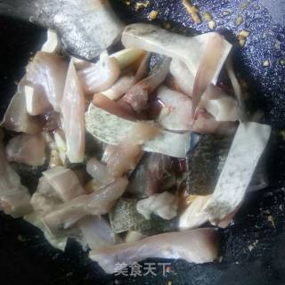 啤酒炝锅鱼的做法步骤：8