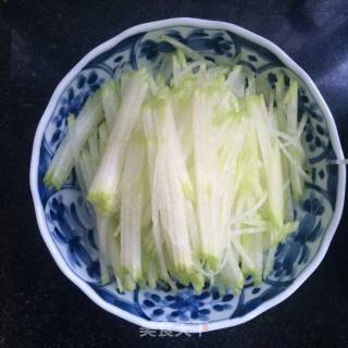 素炒萝卜丝的做法步骤：2