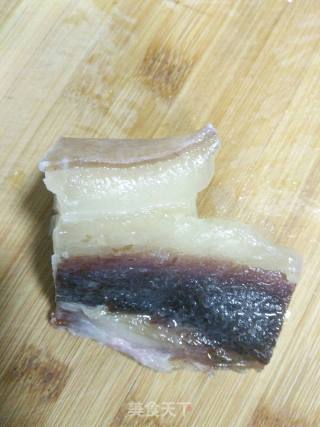 爆腌肉炒萝卜的做法步骤：1