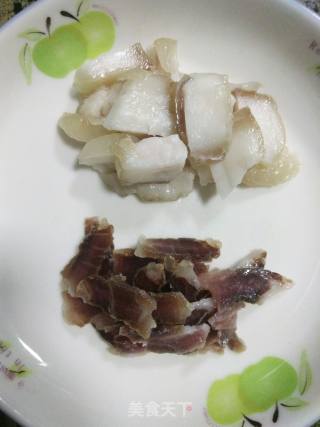 爆腌肉炒萝卜的做法步骤：2