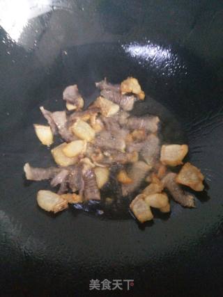 爆腌肉炒萝卜的做法步骤：6