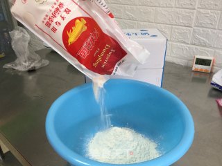 香菇肉馅蒸饺：饺子也有新花样，比传统的包法好看又简单的做法步骤：3