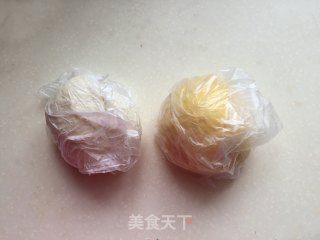 香菇肉馅蒸饺：饺子也有新花样，比传统的包法好看又简单的做法步骤：4